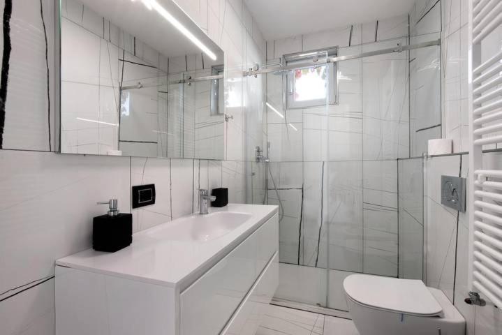 Le Coccinelle Home A Lierna Bagian luar foto