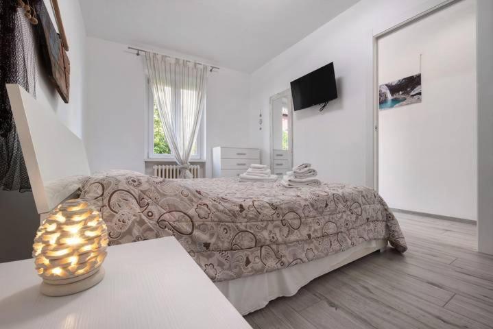 Le Coccinelle Home A Lierna Bagian luar foto