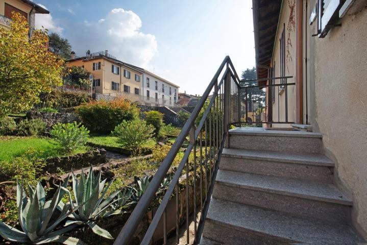 Le Coccinelle Home A Lierna Bagian luar foto