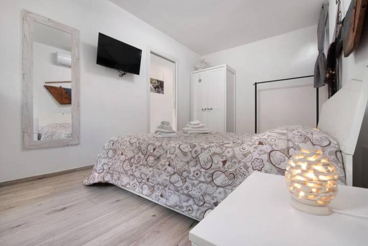 Le Coccinelle Home A Lierna Bagian luar foto